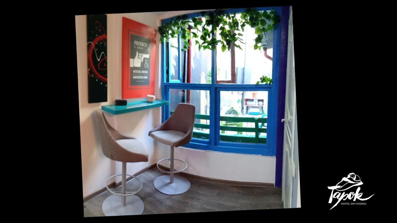 צ'יסינאו Tapok Hostel מראה חיצוני תמונה
