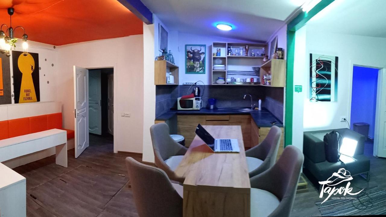 צ'יסינאו Tapok Hostel מראה חיצוני תמונה