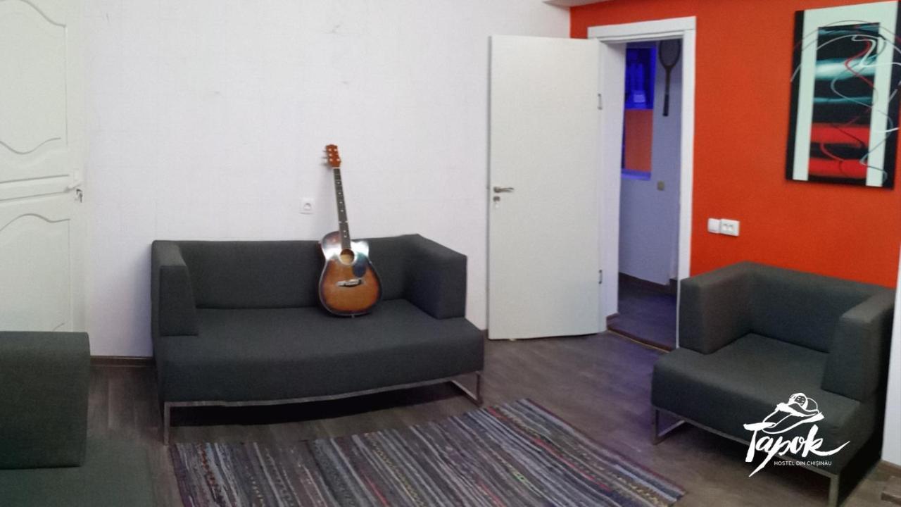 צ'יסינאו Tapok Hostel מראה חיצוני תמונה