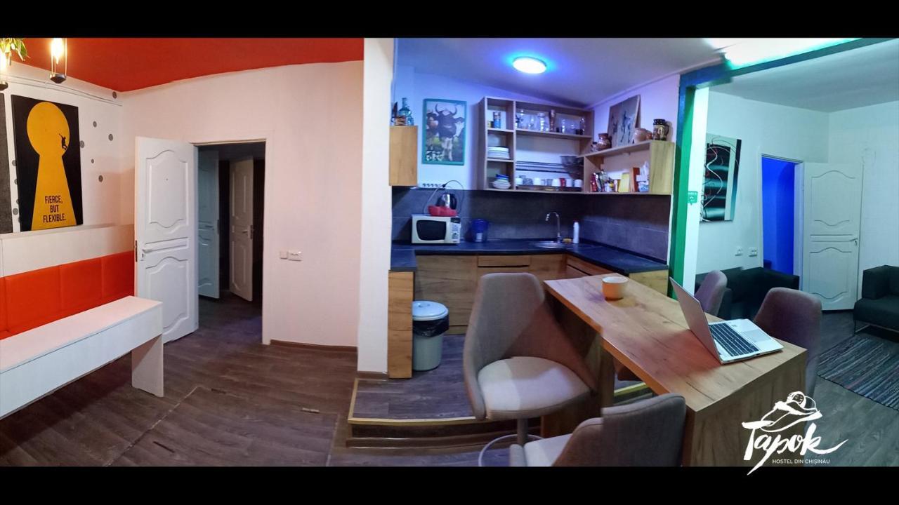 צ'יסינאו Tapok Hostel מראה חיצוני תמונה